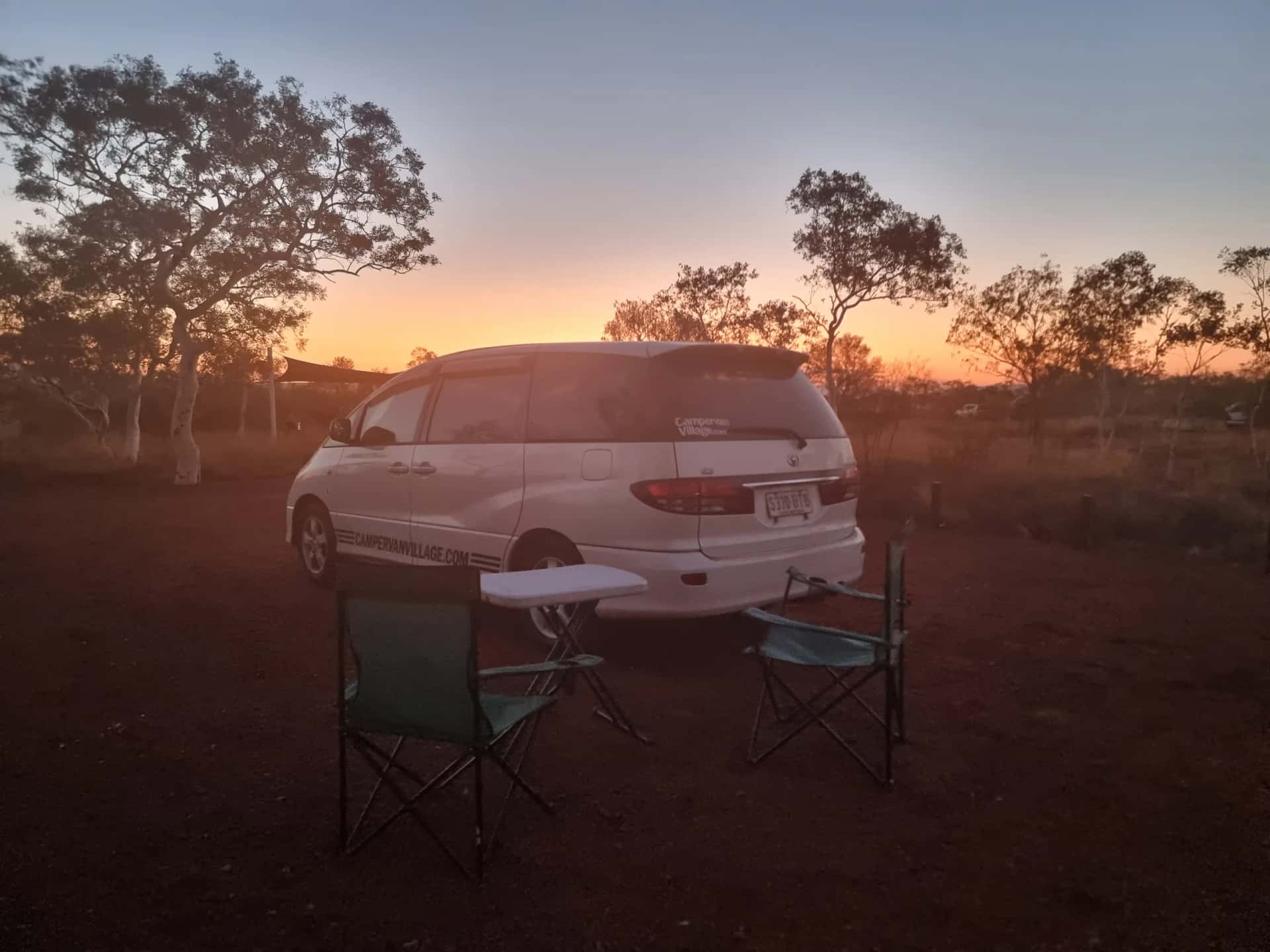 Aventus 2 vor dem Sonnenuntergang in Westaustralien.
