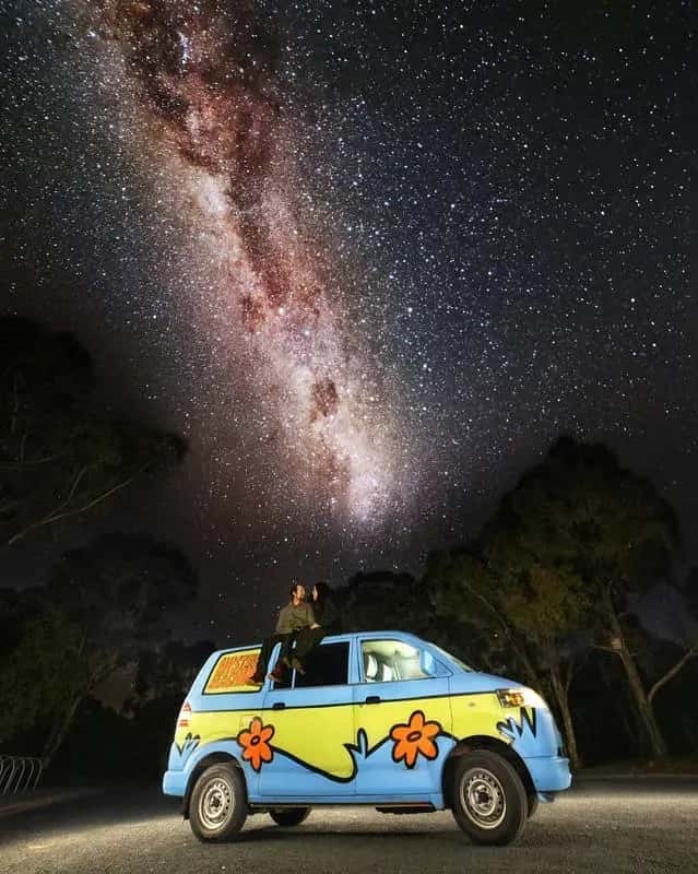 Mystery Machine 2 Seater Australien Camper unter Sternen Himmel