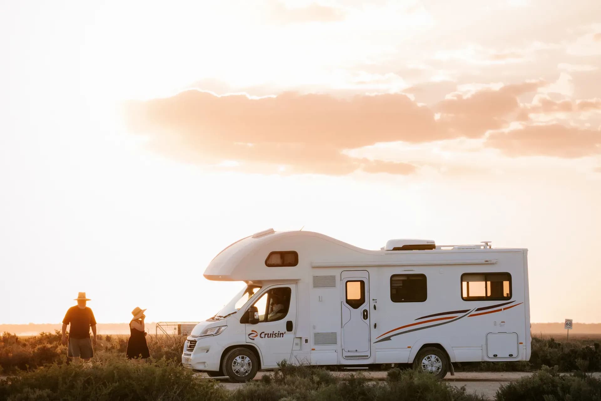 Australien, Cruisin Motorhomes, Deluxe 6 Berth, Seitliche Ansicht