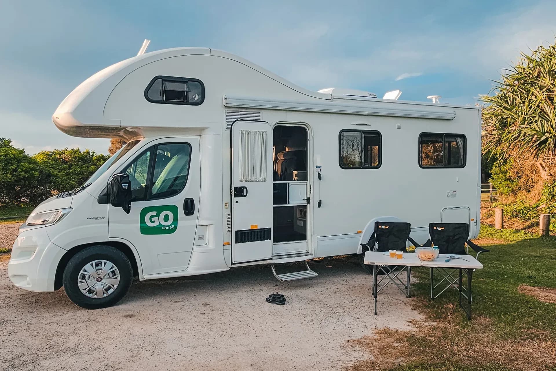 Australien, GoCheap Campervans, 6 Bett Derwent, günstig mieten