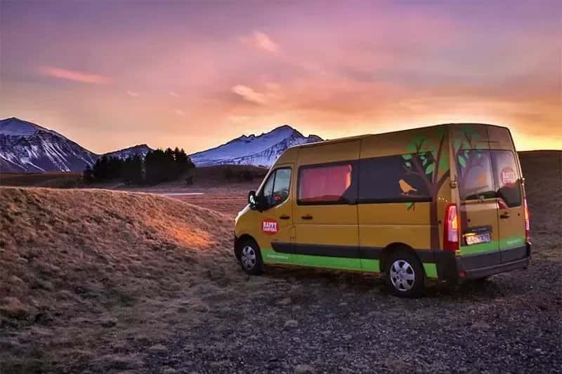 Happy 3 Auto Happy Campers, Besonders günstig beim CamperOase zu mieten. um Island zu erkunden