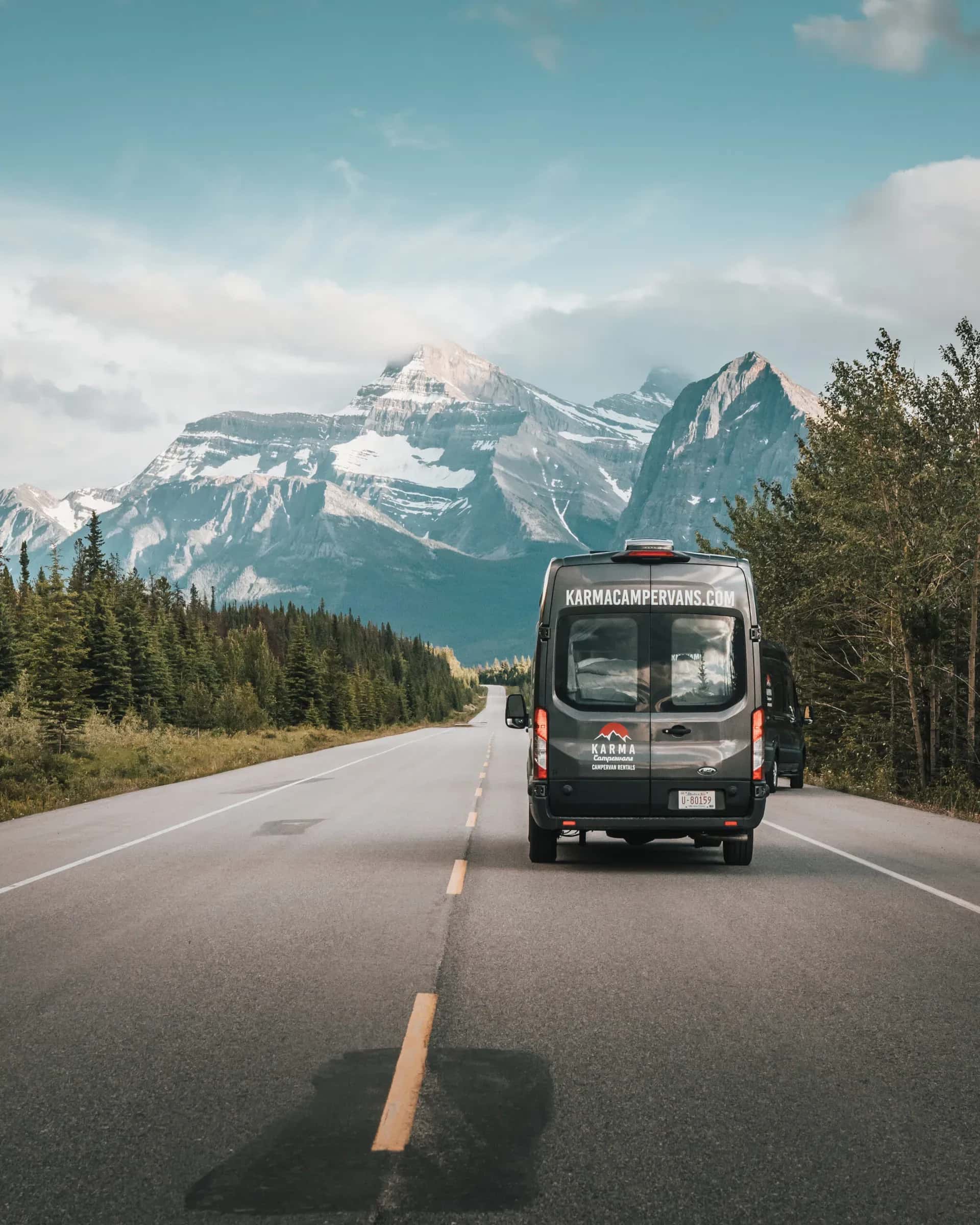 Kanada, Karma Campervans, 2-Seater, Camper fahrend