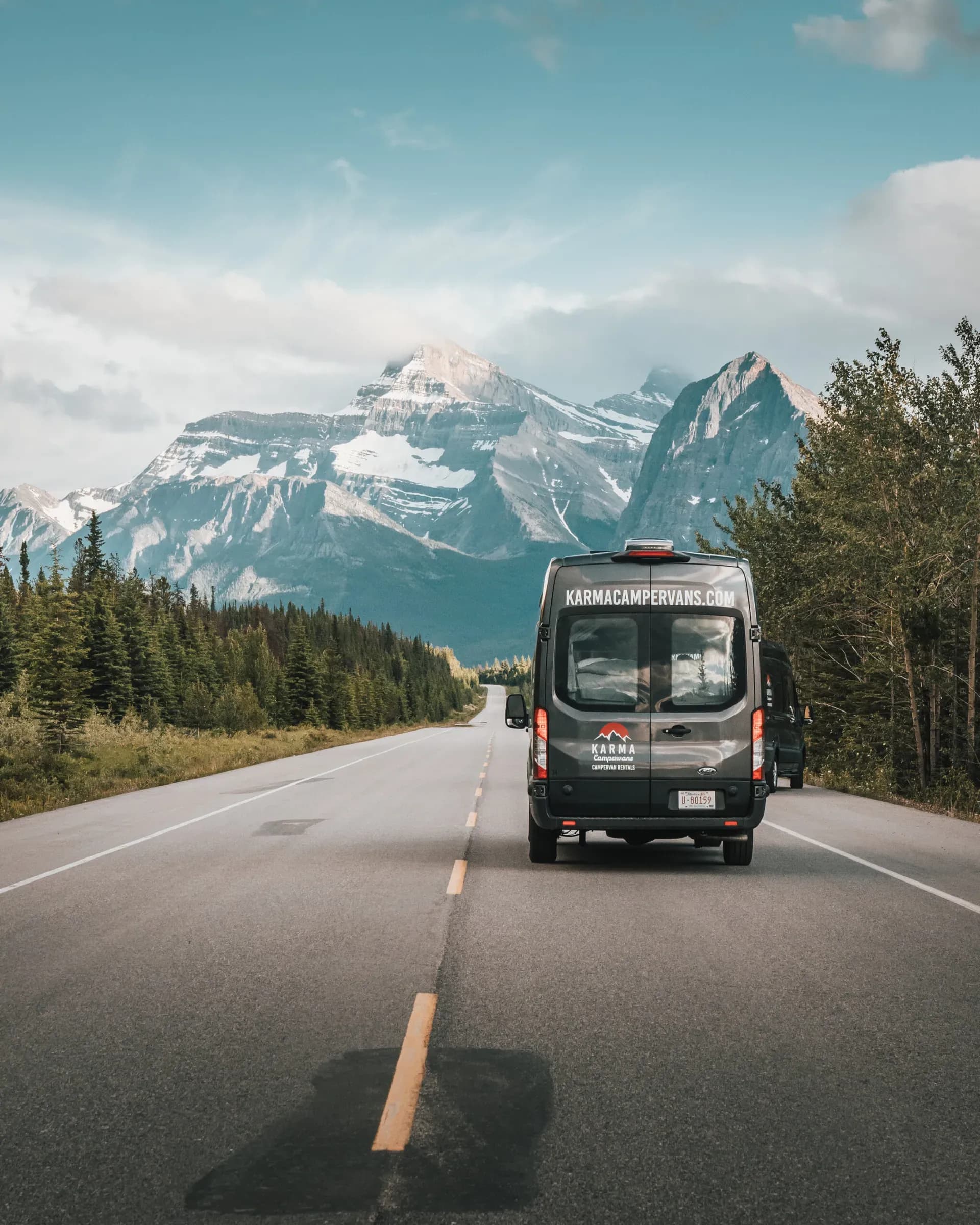 Kanada, Karma Campervans, 2-Seater, Camper fahrend