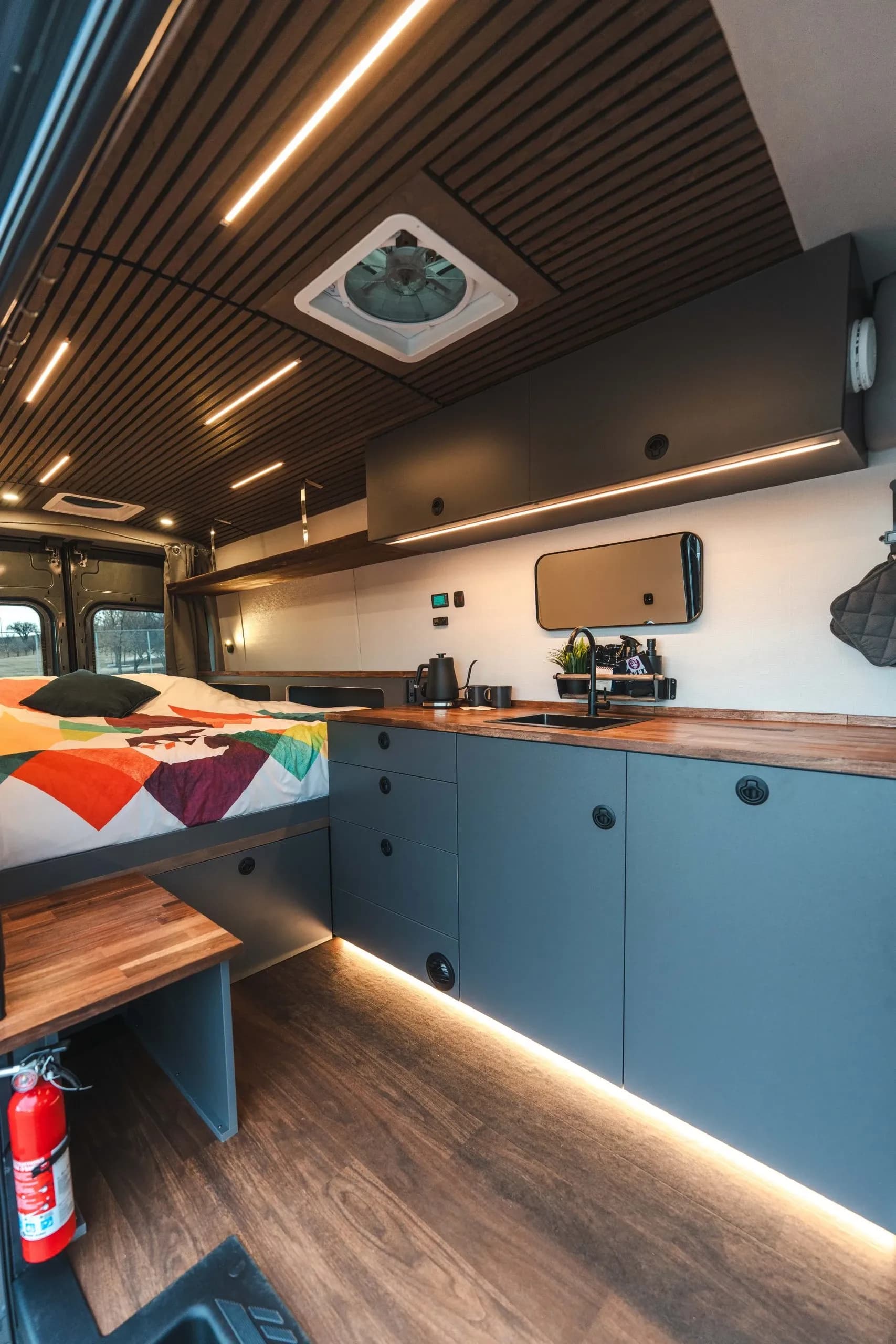 Kanada, Karma Campervans, Deluxe Karma Van, wohnraum