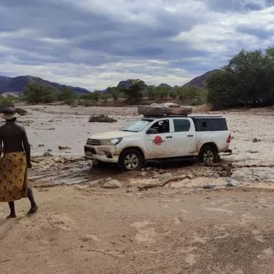 Namibia, AfriCar Hire, Toyota Hilux 2 Bett, Flussdurchfahrt