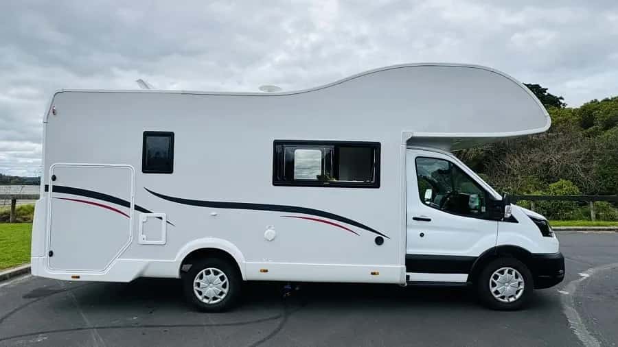 Sally von Nomado geparkt in Neuseeland