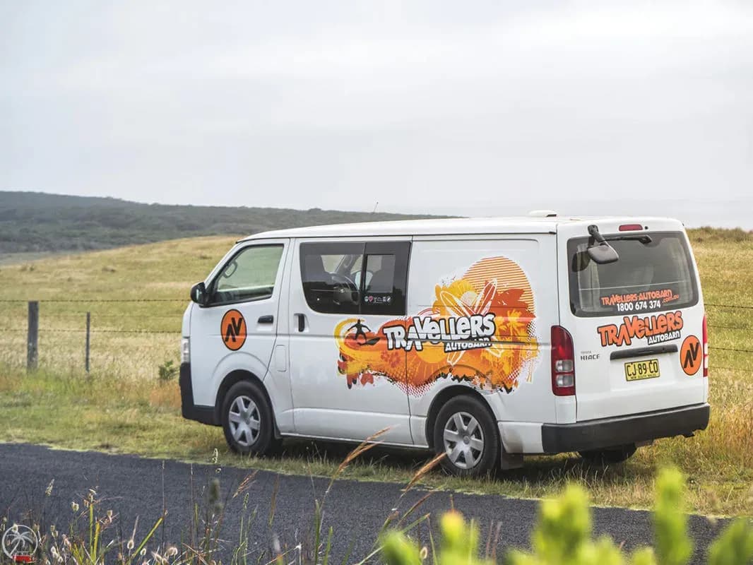 Chubby Camper für zwei Personen von Travellers Autobarn in der Natur in Neuseeland