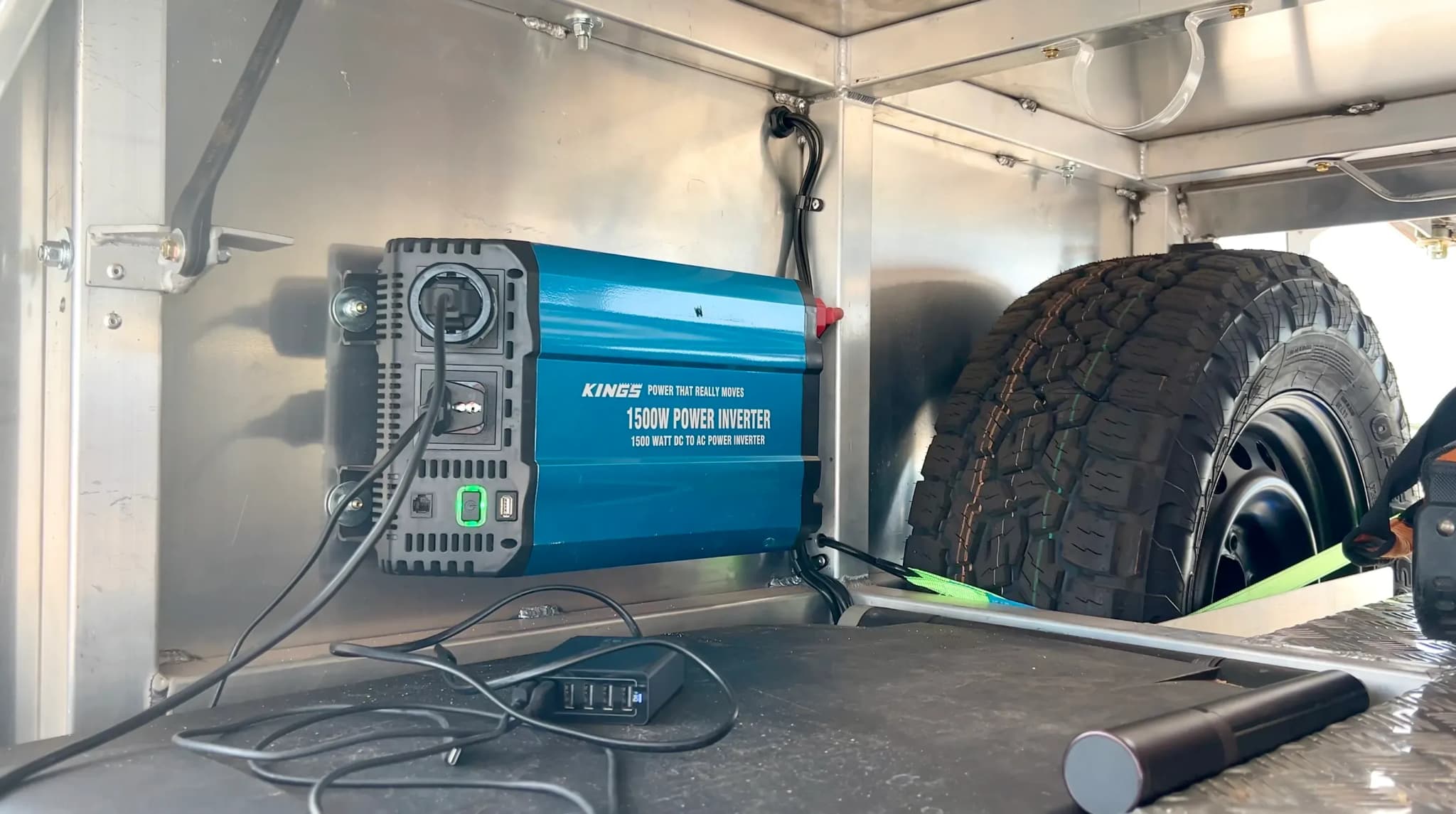 Stromkonverter eines Allradcampers