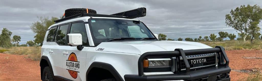 Der 4x4 Toyota Prado Non Camper von Allstar 4WD Camper Hire für 5 Personen im Outback in Australien.