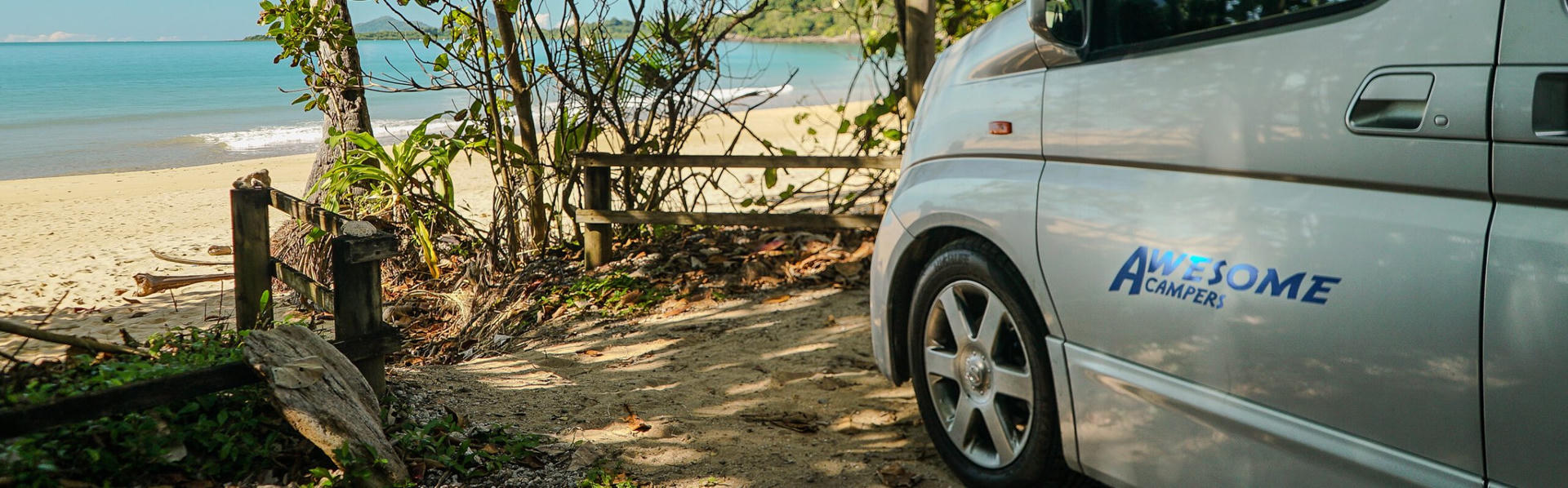 Fahrzeug von Awesome Campers in Australien am Strand