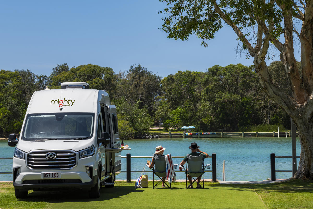 Das Fahrzeug ist ideal für eine Ausralienreise zu zweit und beherbergt alles Nötige an Ausstattung für komfortables und flexibles Reisen benötigt. Australien, Mighty Campers, Mighty Duo, camping draussen