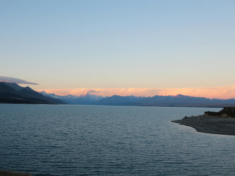 Lake Pukaki in Neuseeland ist ein See, der aus einem Gletscher entstanden ist