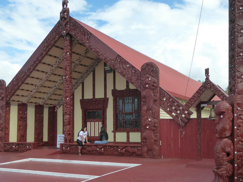 ohinemutu begegnungshaus, maori rotorua, ohinemutu, maori neuseeland, rundreise neuseeland, rentner in neuseelans, reisen ü60