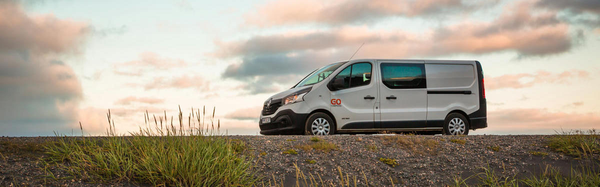 Miete den Go LITE Camper Sleepervan für Paare Freunde und kleine Familien in Island von Go Camper in Island