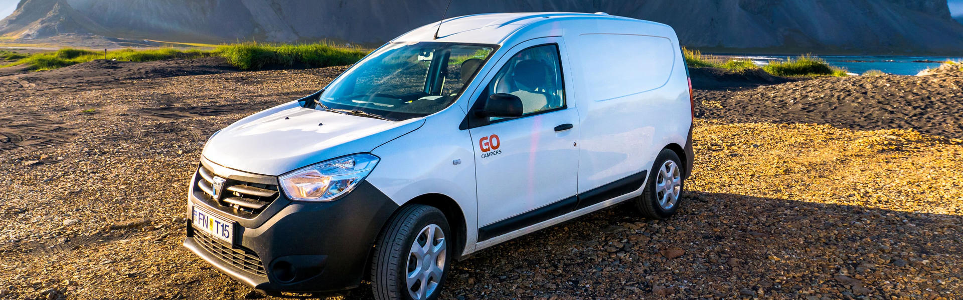 Miete günstig den simplen Go SMART Budget Camper für 2 Personen in Island
