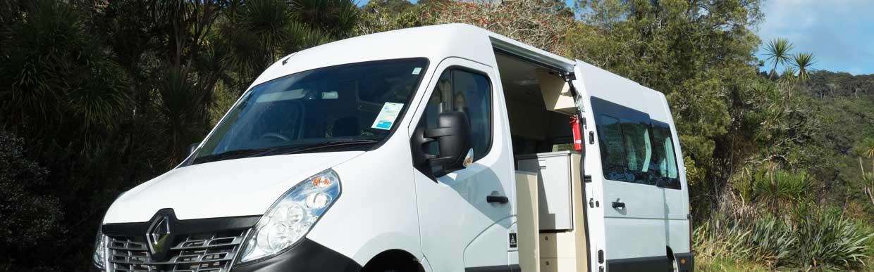 Foxtrot 2 Berth von Bayinvent Rental geparkt in Neuseeland