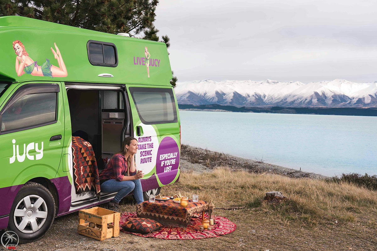 Jucy Chaser Neuseeland, Picknick vor Camper, Natur und Berge
