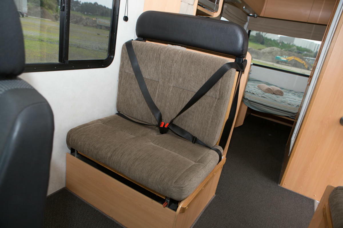 Kiwi 6 Bett Wohnmobil, Kindersitze, Eltern
