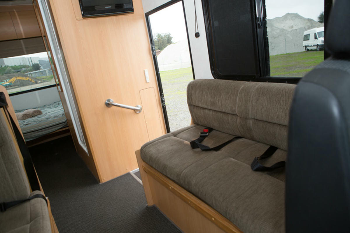 Kiwi 6 Bett Wohnmobil, Sitzplätze, Reisende