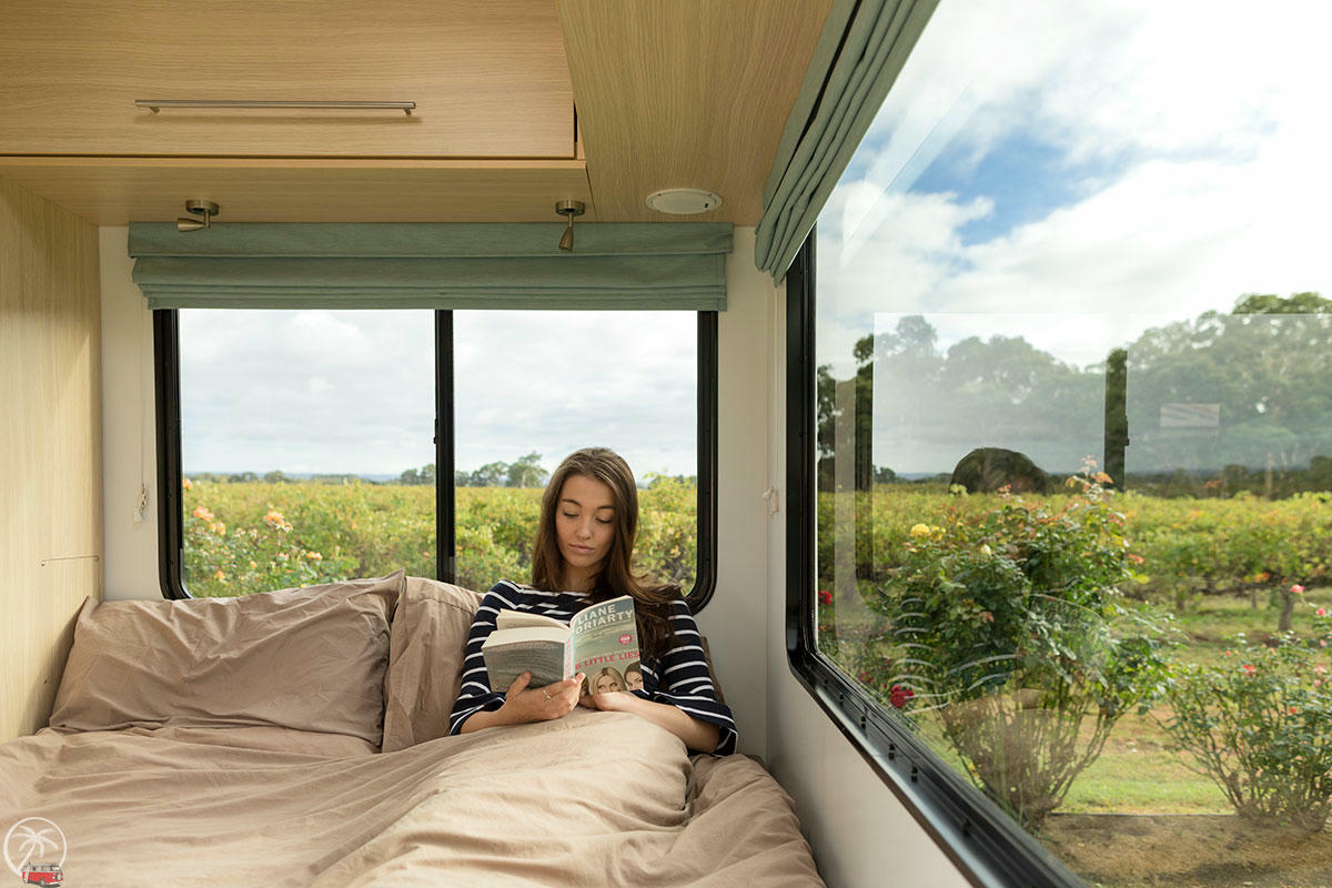 Maui Beach, Premium Wohnmobil Neuseeland, Bett groß, Doppelbett