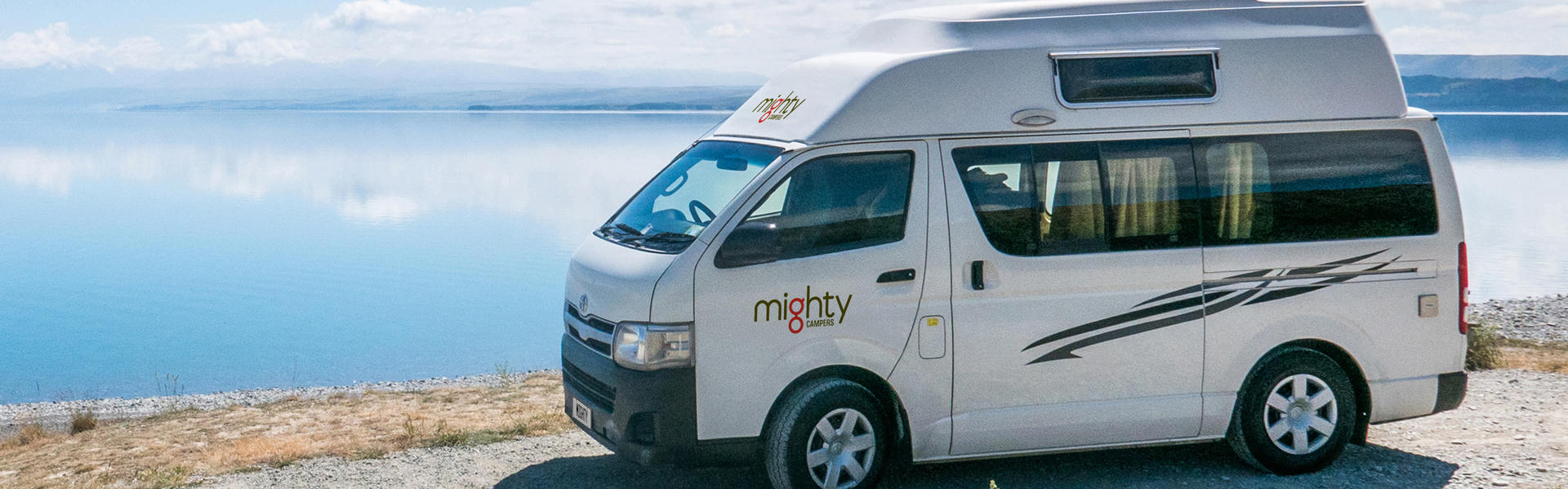 HiLITE von MightyLITE geparkt vor einem See in Neuseeland