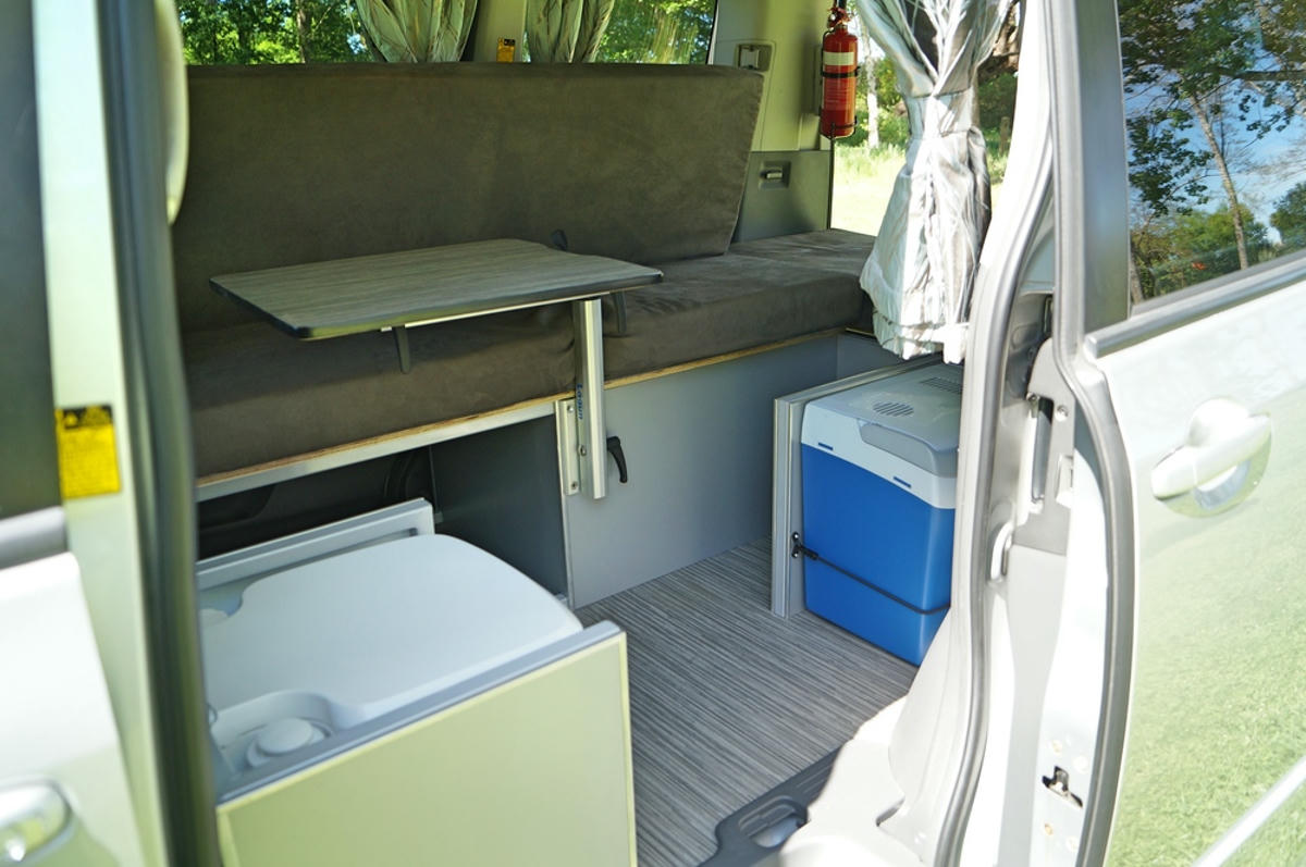 TUI Deluxe Sleepervan, self-contained, Toilette, Porta Potti, Kühlbox