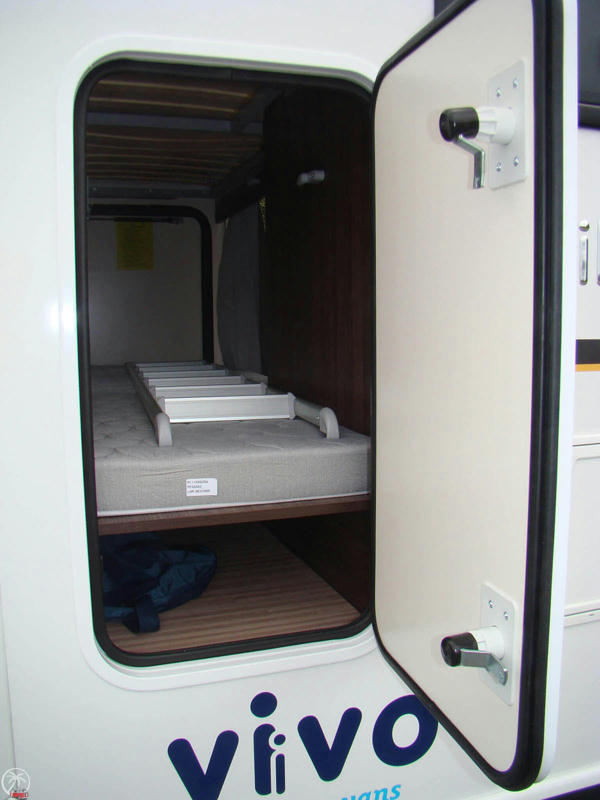 Vivo Weka Stauraum, Kofferraum außen, Wohnmobil 6 Bett, großer Camper