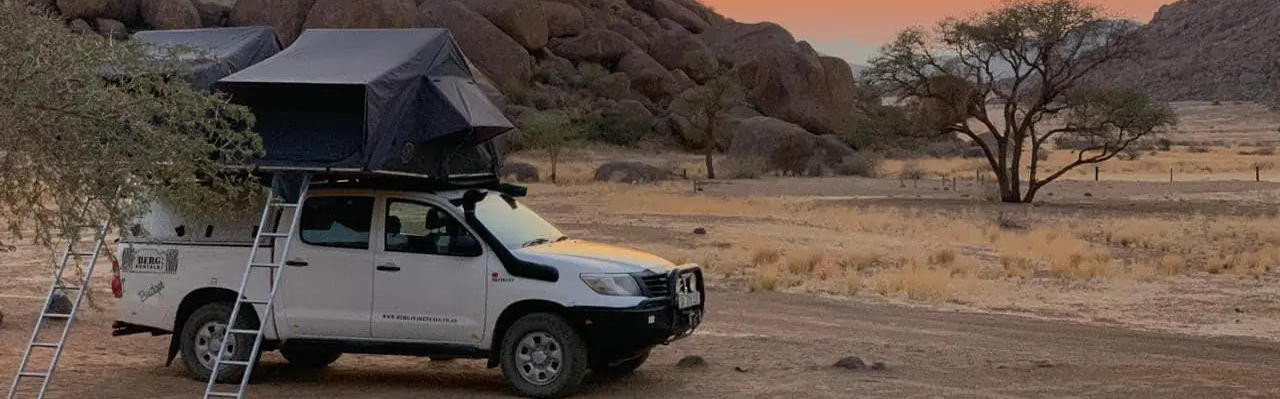 Camper von Berg 4x4 Rentals in Südafrika bei Sonnenuntergang