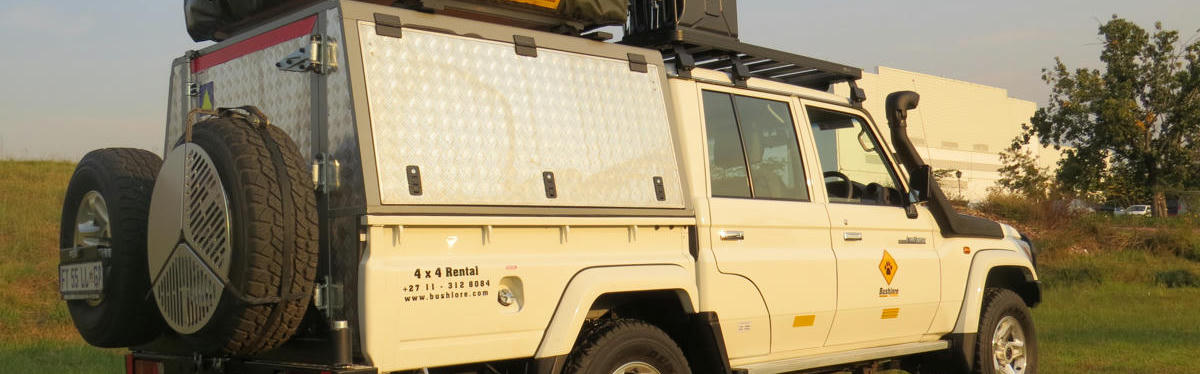 CRUC2 von Bushlore in Südafrika oder Namibia auf Wiese