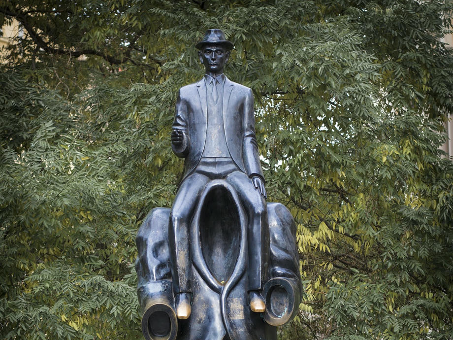 Franz Kafka, Statue Prag, Denkmal