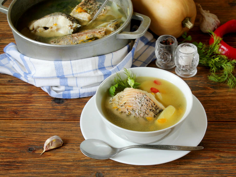 Fischfilet in Suppe