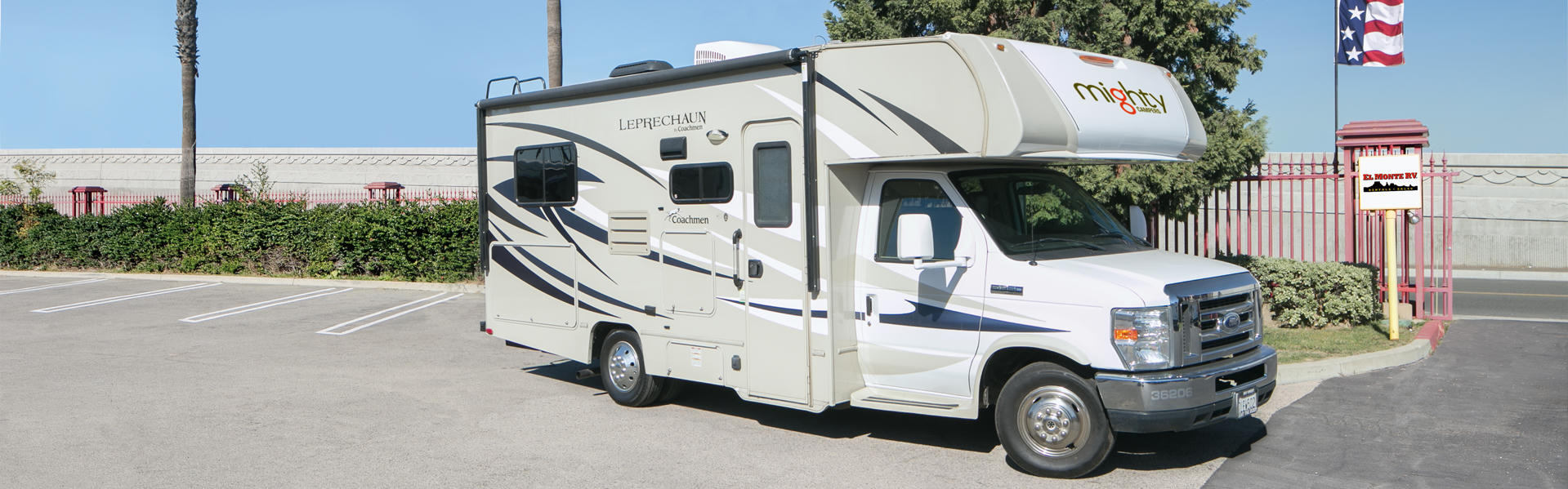 Das Class C Medium von Mighty für 5 Personen in den USA günstig mieten über CamperOase.