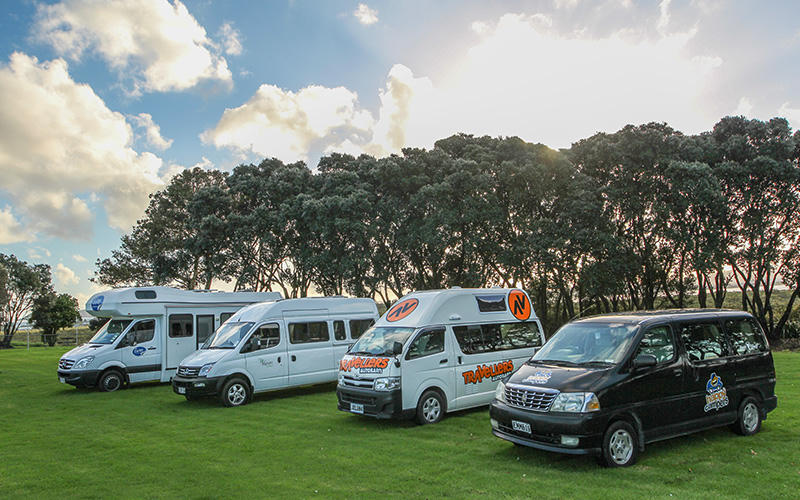 Den Wohnmobil groß C27-34 von Road Camper für 4 Personen in den USA & Kanada kostengünstig über CamperOase mieten