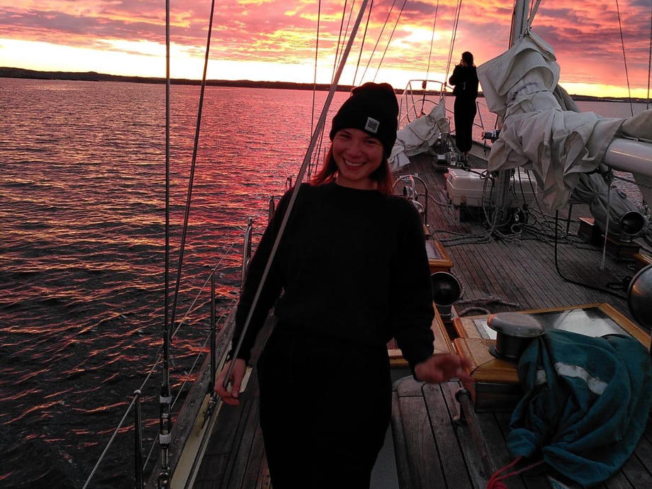 Das war meine erset Camperreise in einem richtig großen Sprinter. Wir haben neben dem Reisen auch im Camper gearbeitet. Das war manchmal herrausfordernd hat aber unglaublich viel Spaß gemacht. camperoase, team, camper, kochen, happy