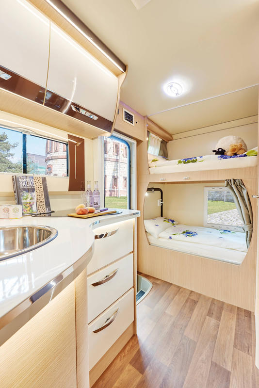 Deutschland, DRM, F4 Family Plus, Küche und Etagenbetten